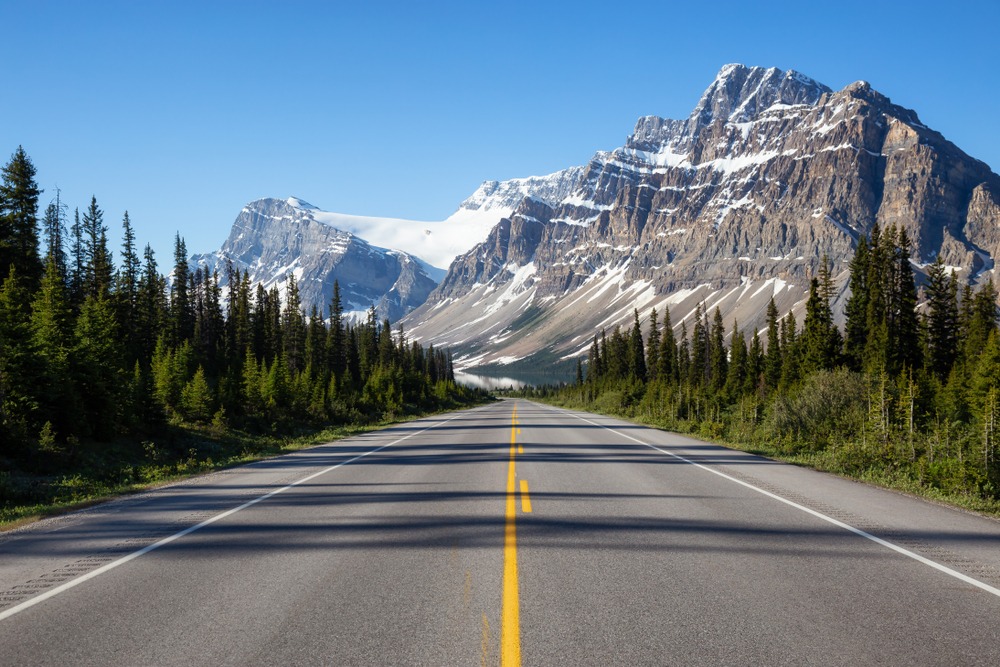 Planning a trip to the Canadian Rockies with a view along the Icefields Parkway