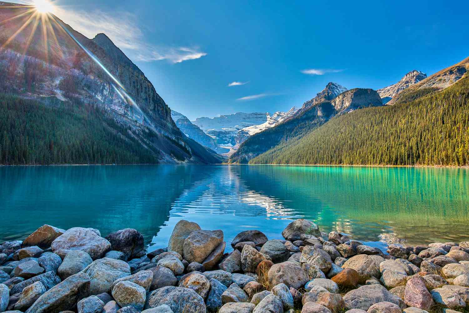 Lake Louise alpine scenery and mountain lake