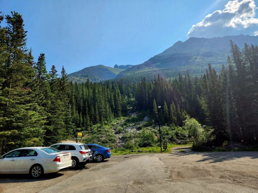 Private guided hike transportation and meeting point in Banff or Kananaskis